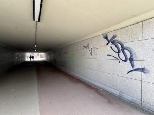 Estakady kolejowe i to co pod nimi, ulubione przez wandali