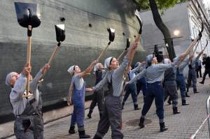 Podniesienie pierwszej łopaty na budowie teatru KTO