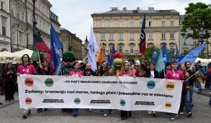 Studenci przedstawili swoje żądania. Barwny pochód przeszedł przez Kraków