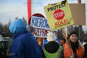 Taki protest: "Jak Sparta walczymy o naszą ziemię. Stop kolei"