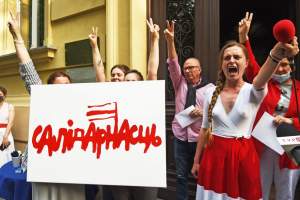 Podsumowanie roku (2) "07" już się nie zgłosi, szczepienia i "Łyk wolności" z Białorusinami