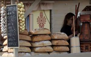 Na Rynku w Krakowie chleb po 60 zł, ale ponoć warto...