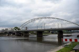 Budowano go szybko, uruchamiano bardzo długo...