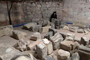 Podziemia Wawelu przed remontem. To tu powstanie wystawa stała