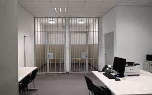 Tu zatrzymani będą trafiać "na dołek". Nowy komisariat Policji w Krakowie