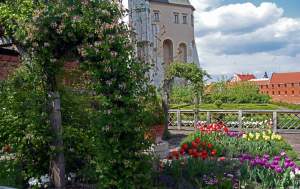 Ogrody zostały otwarte, tu też musisz w maseczce...