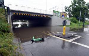Zalany wiadukt na ul. Wrocławskiej, fot Marek Lasyk