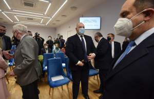 "Sasin zapina wszystko na ostatni guzik". Z cyklu politycy w (krzywym) obiektywie Lasyka