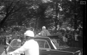 Tak witał go wtedy Kraków. Nieprzebrane tłumy...