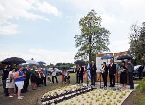 Przypomnieli o ofiarach zapomnianego obozu w Prokocimiu. Fot. Marek Lasyk