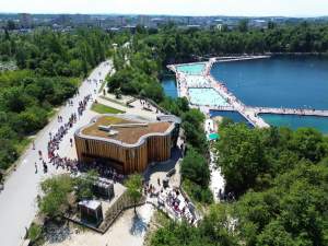 Na Zakrzówku bez zmian, bez kolejki tylko na dziką plażę