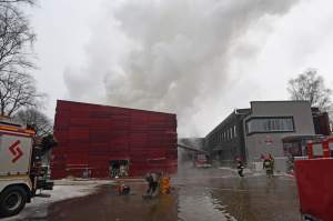 Gaszenie archiwum. Dookoła woda...