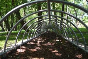 Dosłownie odlotowy park na Klinach, nawiązuje do historii...