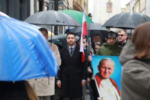 Obrońcy Jana Pawła II przeszli przez Kraków, fot. Jan Graczyński