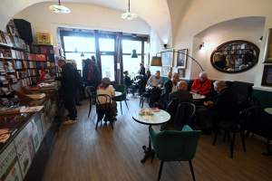 Małe sklepy i księgarnie znikają z pejzażu miasta, to wielka strata...