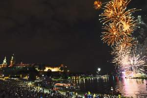 W sylwestra są lasery, za to w czerwcu są... wianki