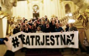 Konferencja w Teatrze Słowackiego. Cały zespół wspiera dyrektora