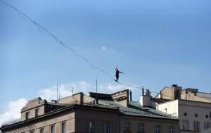 Niezłe popisy w centrum Krakowa. Mogło zakręcić się w głowie