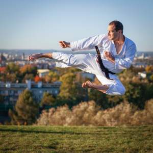 "Poluje" na krakowian z aparatem, tworzy intrygujący projekt