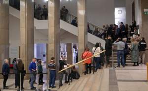 Ostatnie dni wystawy prac Tamary Łempickiej, tłumy w Muzeum