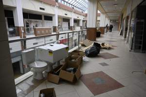 Pilny remont zamkniętej galerii handlowej. Tu ma być schronienie dla uchodźców