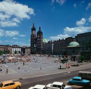 W styczniu 1979 roku wyrzucono auta z Rynku Głównego. A tak to wyglądało