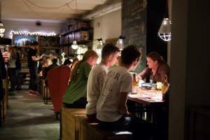 Trzy, naszym zdaniem, najlepsze w Krakowie game puby