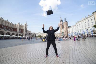 Skarżą się, że uliczni artyści zakłócają nabożeństwa w kościele na Rynku