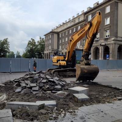 Aleja Róż znów rozkwitnie! Ruszył remont reprezentacyjnej ulicy w Nowej Hucie