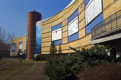 Zakwaterują tu blisko 400 uchodźców. W dawnej galerii handlowej działa już Szafa Dobra