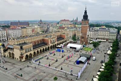 Rynek Główny jest nie tylko eleganckim salonem. Tu chodzi o coś więcej