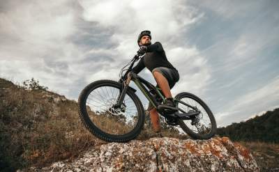 Rower elektryczny - przeżyj przygodę z łatwością i komfortem