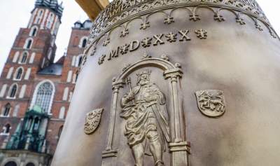 Imponująca replika dzwonu Zygmunt może być Wasza. Trafiła na licytację