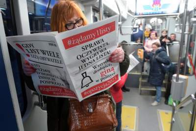 „W jedności siła, osobno mogiła”, niecodzienna akcja w tramwajach