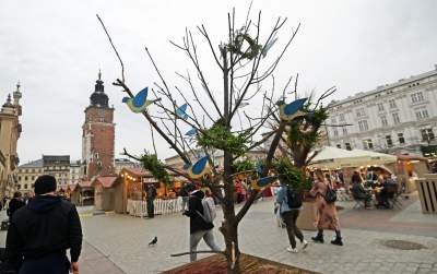 Jarmark wielkanocny: od pisanek po rękodzieło z Nepalu. Ceny... dla turystów