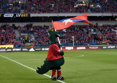 Zmarł najwierniejszy kibic Wisły Kraków. Wcielał się w rolę Wiślackiego Smoka