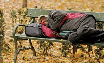 „Zagnieździli się koło pomnika Jana Pawła II i śmierdzą”. Oburzający wpis Bractwa Kurkowego