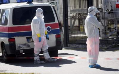 Nowe obostrzenia, na spacer tylko w maseczce, szkoły zamknięte do 26 kwietnia