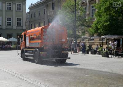 Dorożkarze przenoszą się na Planty. Jak długo potrwa fala upałów?