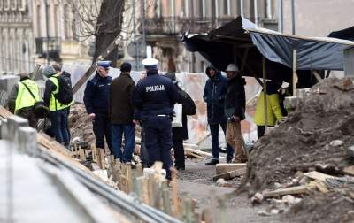Runął mur oporowy przy Wawelu. Nie żyje jedna osoba