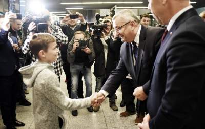 Kto wybrał 8- milionowego pasażera krakowskiego lotniska?