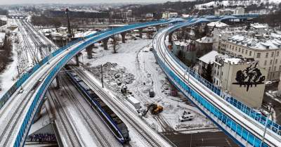 Zabłocie: nowa ścieżka pieszo-rowerowa przy torach kolejowych