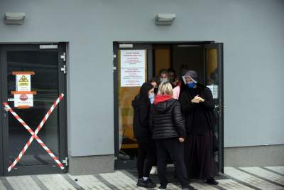 Więcej punktów do pobierania wymazów do testów na COVID. Pełna lista