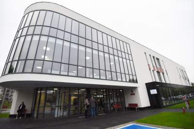 Zawieszone lekcje w krakowskiej szkole: przyczyną zakażenie koronawirusem