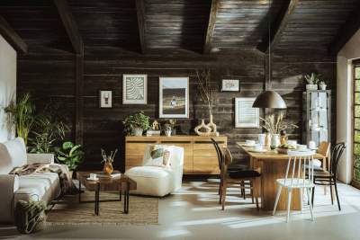 Czy warto mieszać różne style krzeseł przy jednym stole?