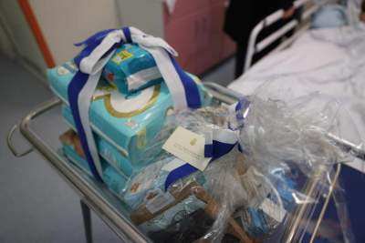 Wiceprezydent miasta z prezentami dla nowo narodzonych krakowian, pierwszy był Tomasz