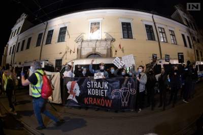 Czy katolik może popierać Strajk Kobiet? Teolożka: "nie ma sprzeczności"