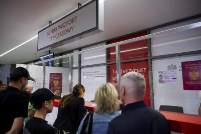 Na lotnisku w Balicach można teraz wyrobić paszport w kwadrans!