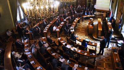 K. Piasecki: Radni Krakowa klną, a w gminach popierających rząd się nie klnie. Tam się modli