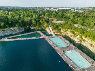 Czy nadal można korzystać z pływających basenów na Zakrzówku? ZZM wyjaśnia…